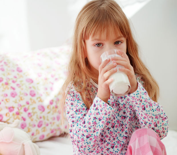 Чаша млека и комад сира, па у кревет